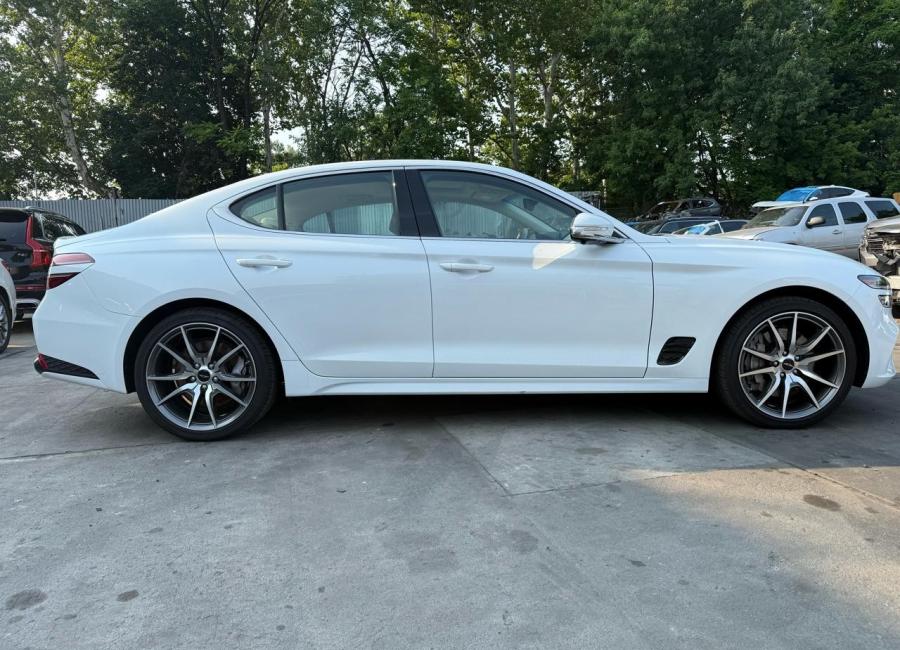 Salvage 2026 Genesis G70  in White