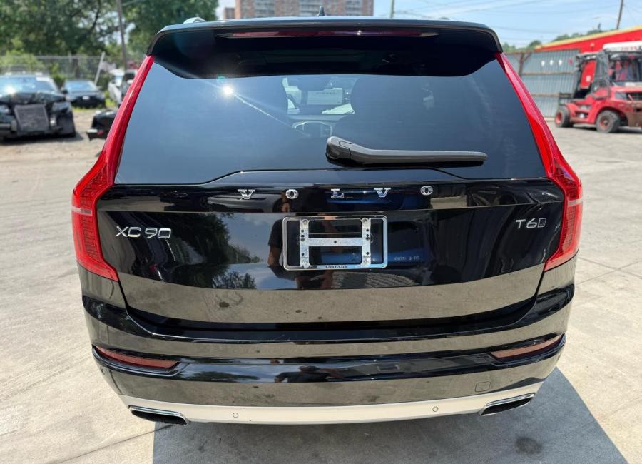 Salvage 2021 Volvo Xc90  in Black