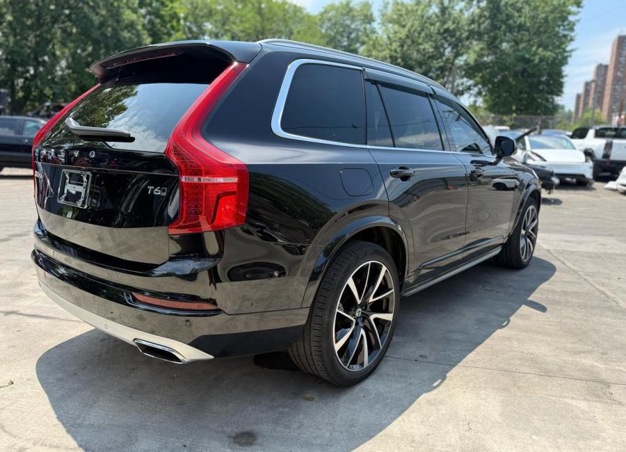 Salvage 2021 Volvo Xc90  in Black