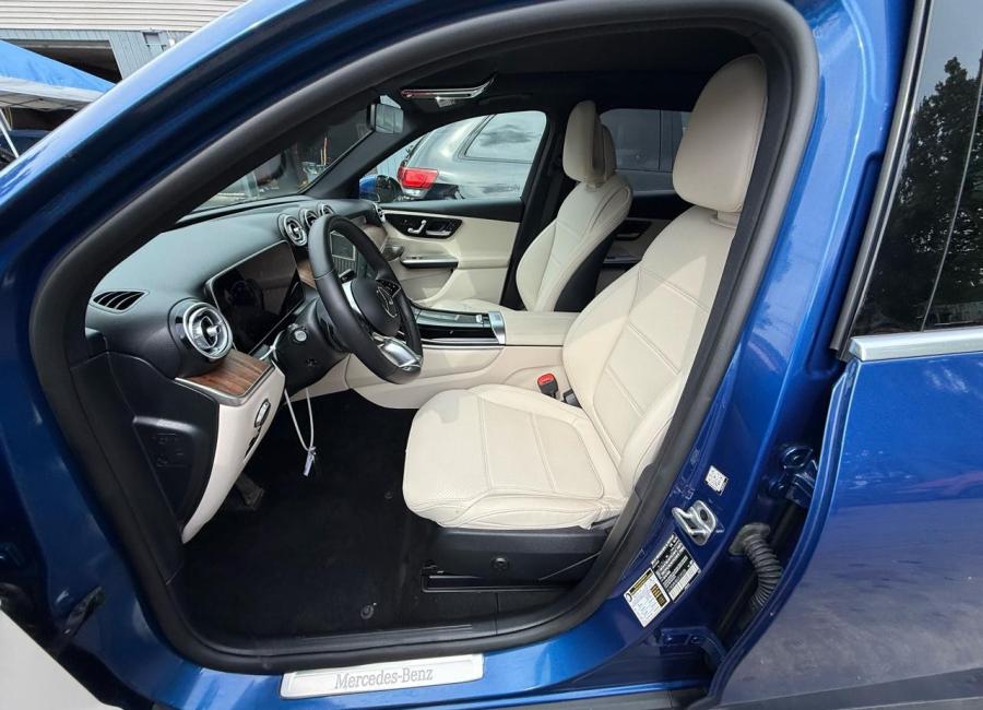 Salvage 2025 Mercedes-benz Glc 300 4matic in Blue