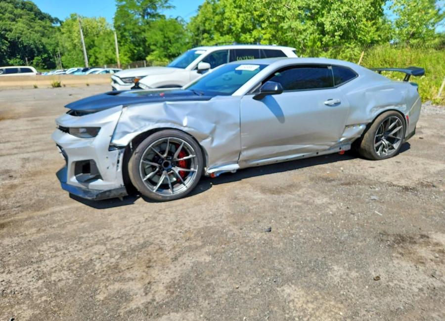 Salvage 2018 Chevrolet Camaro Zl1 in Silver