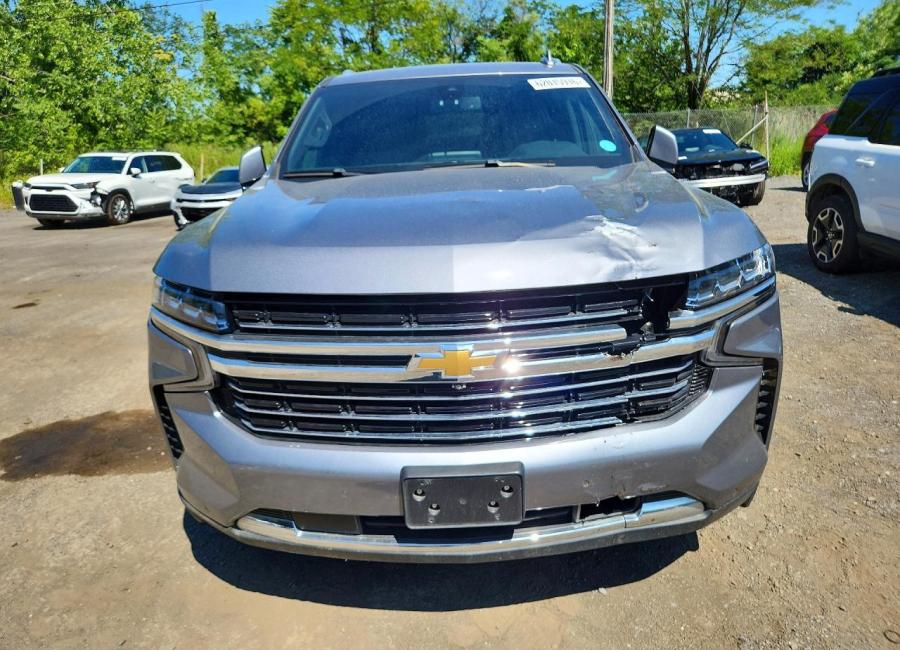 Salvage 2022 Chevrolet Suburban  in Silver