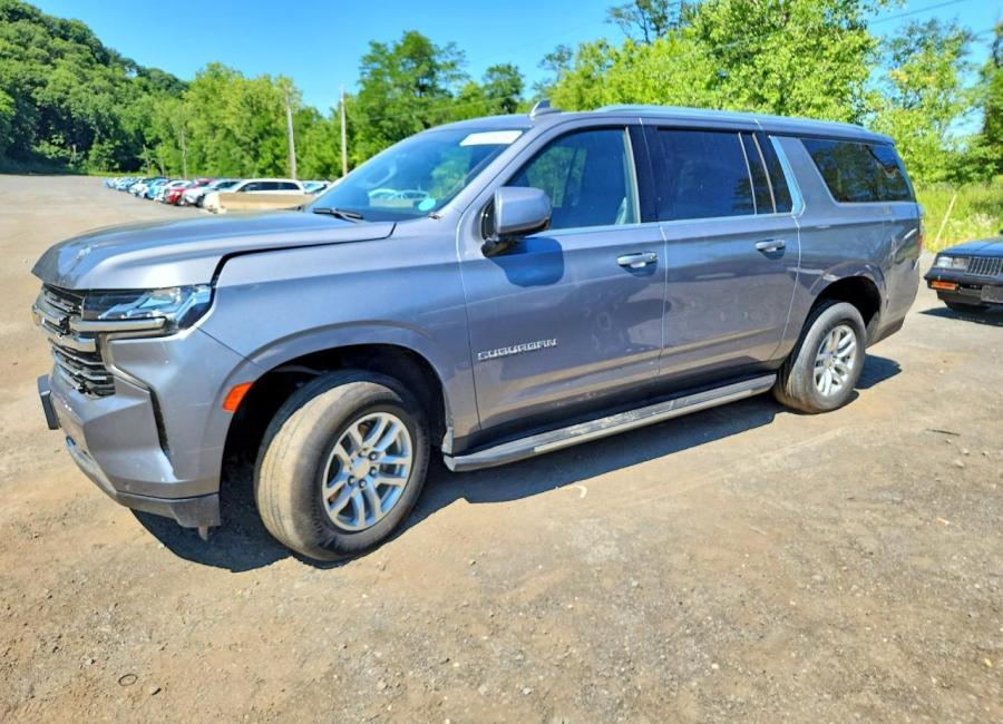 Salvage 2022 Chevrolet Suburban  in Silver