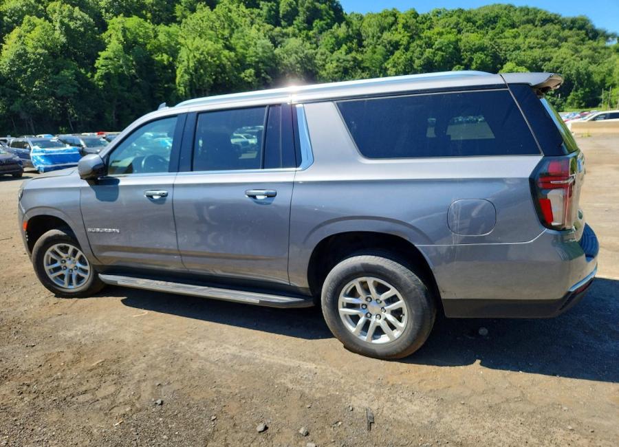 Salvage 2022 Chevrolet Suburban  in Silver