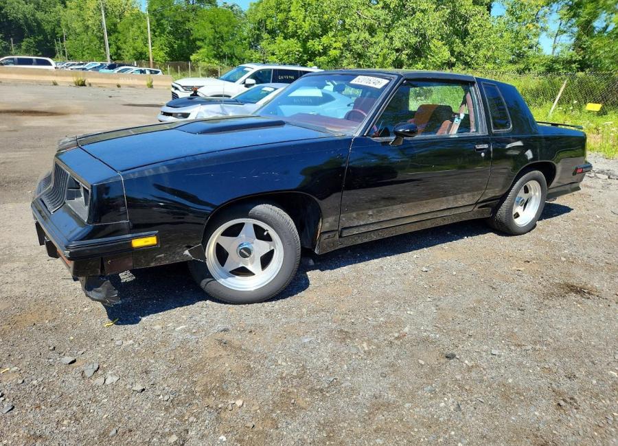 Salvage 1983 Oldsmobile Cutlass Calais in Black
