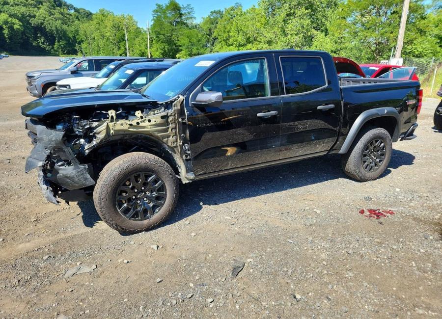 Salvage 2025 Chevrolet Colorado Trail Boss in Black