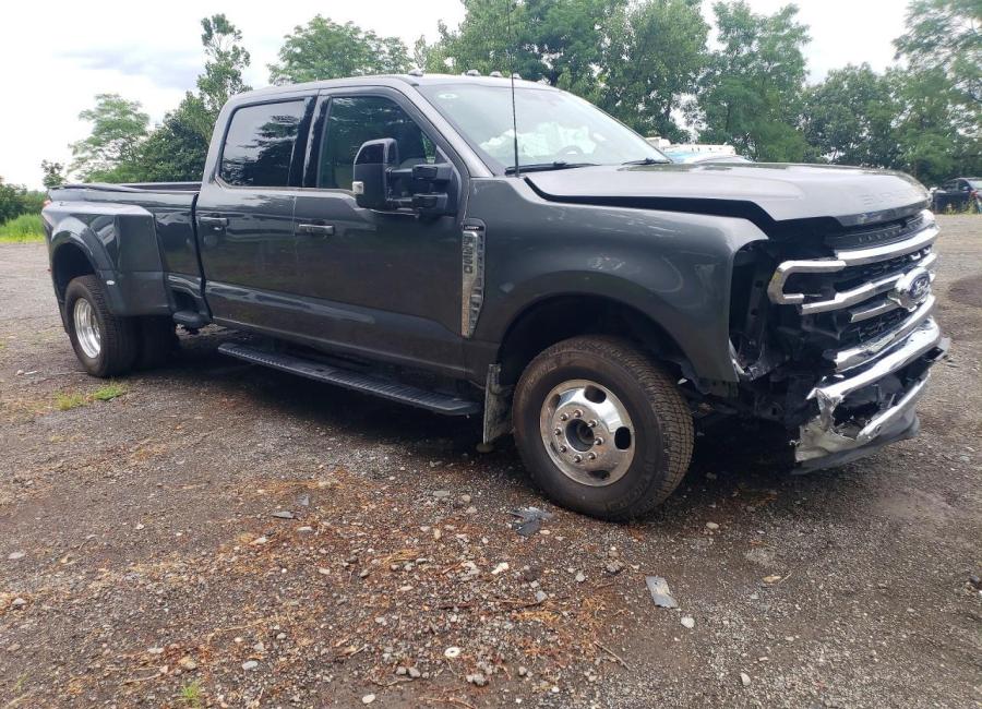 Salvage 2026 Ford F350  in Gray