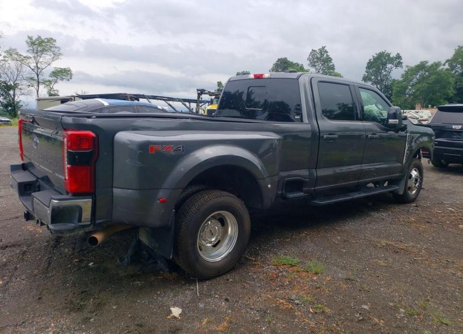Salvage 2026 Ford F350  in Gray