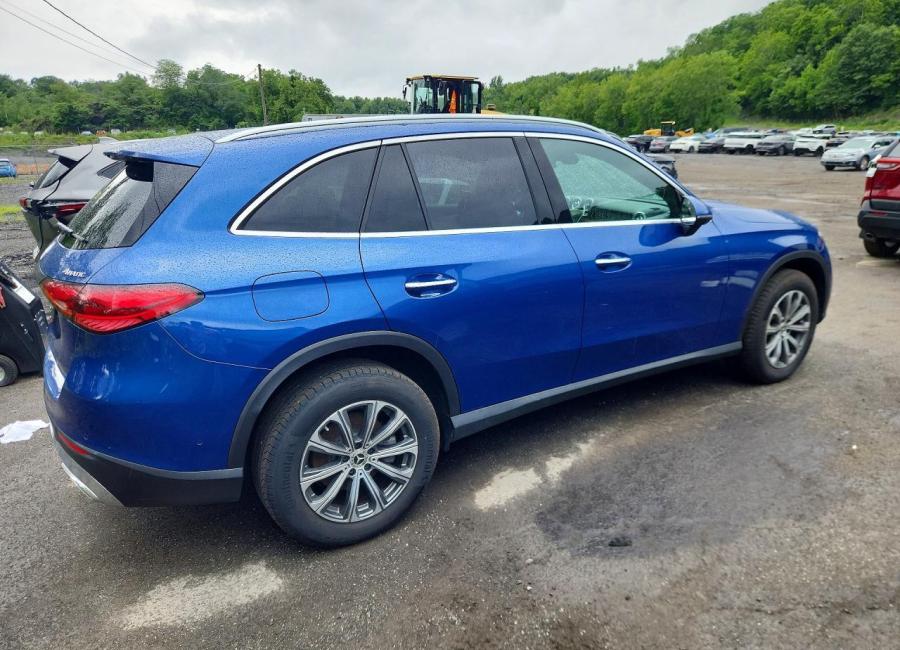 Salvage 2025 Mercedes-benz Glc 300 4matic in Blue