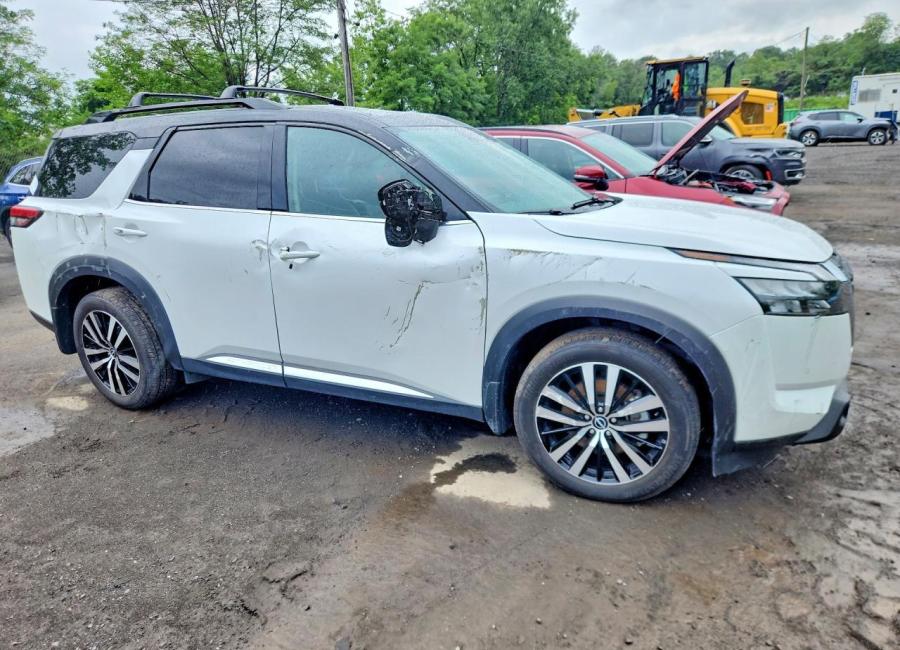 Salvage 2025 Nissan Pathfinder Platinum in White