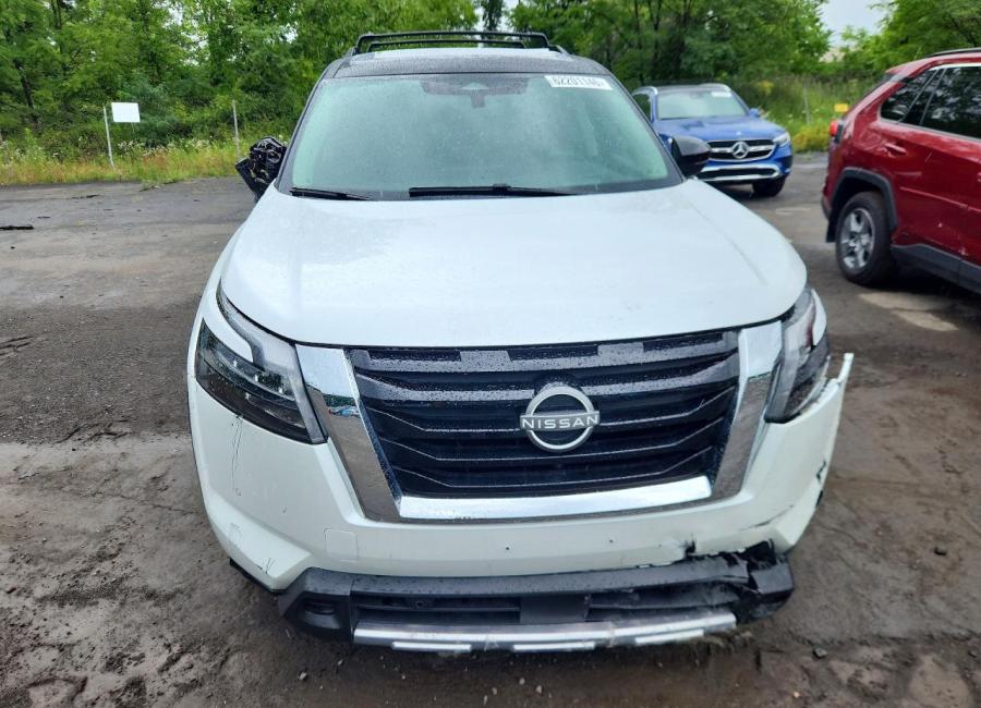 Salvage 2025 Nissan Pathfinder Platinum in White