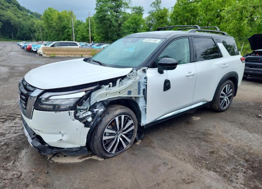 Salvage 2025 Nissan Pathfinder Platinum in White