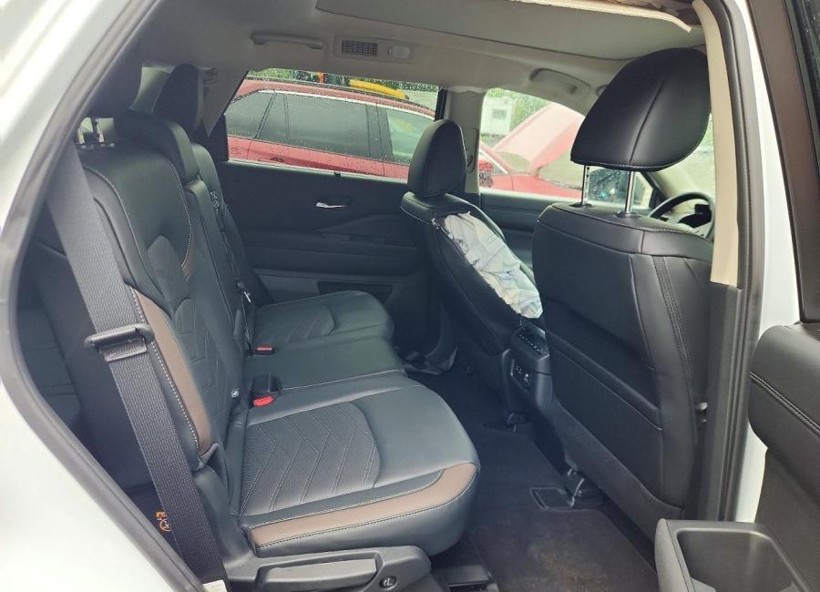 Salvage 2025 Nissan Pathfinder Platinum in White