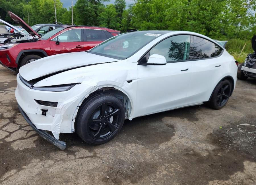 Salvage 2026 Tesla Model Y  in White