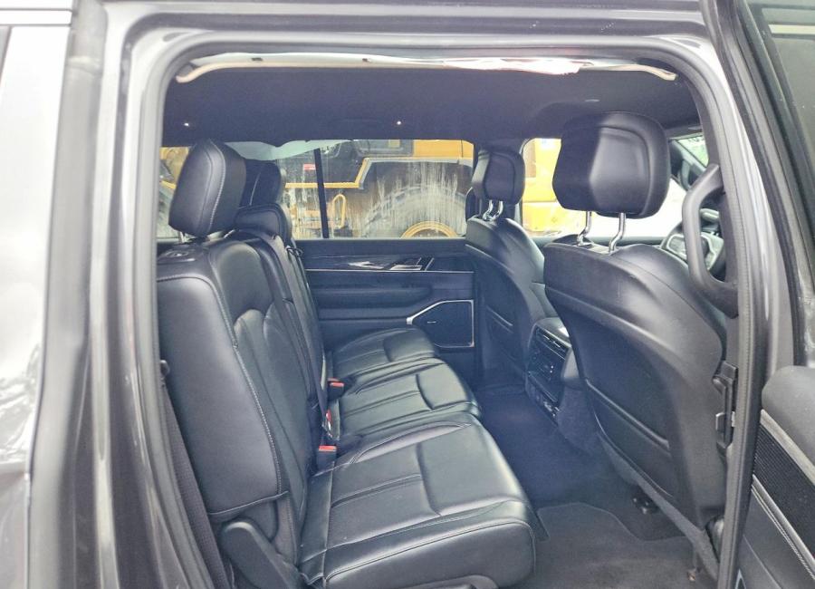 Salvage 2022 Jeep Wagoneer  in Gray