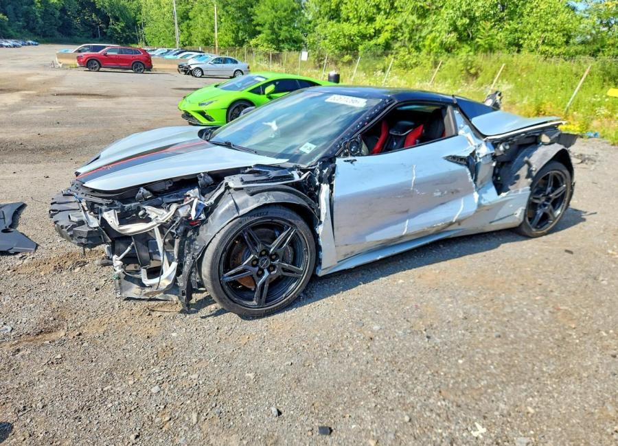 Salvage 2021 Chevrolet Corvette Stingray 3lt in Silver