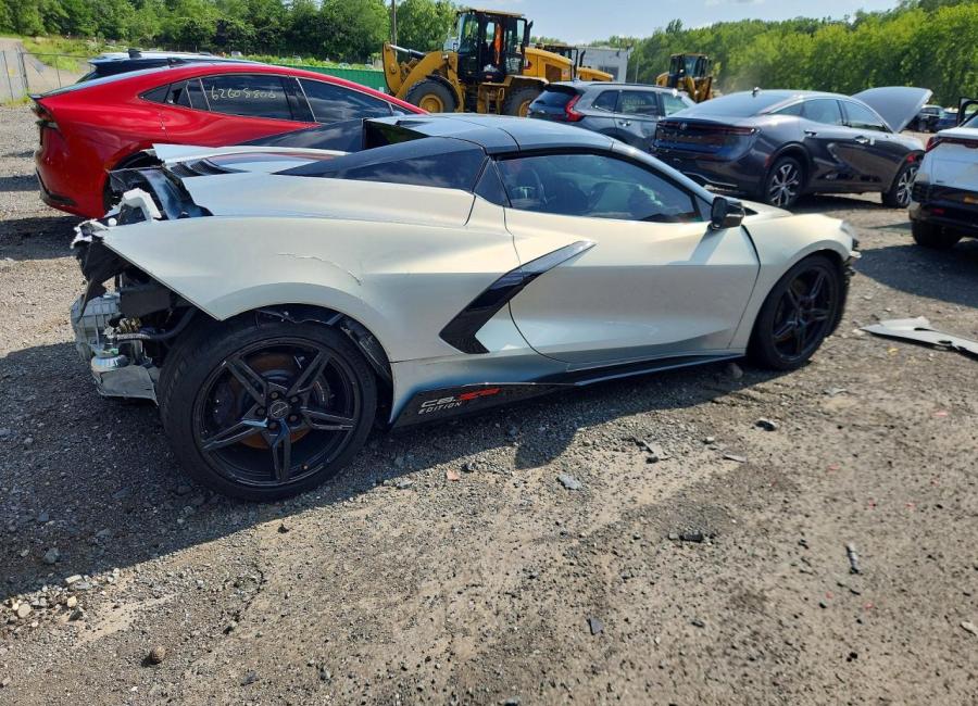 Salvage 2021 Chevrolet Corvette Stingray 3lt in Silver