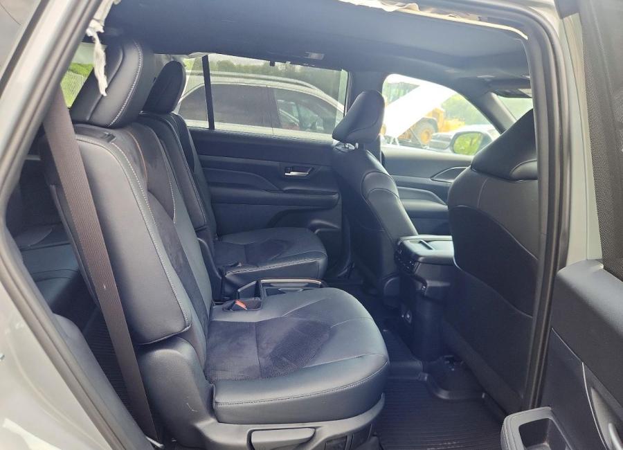 Salvage 2026 Toyota Grand Hybrid Max Platinum in Gray