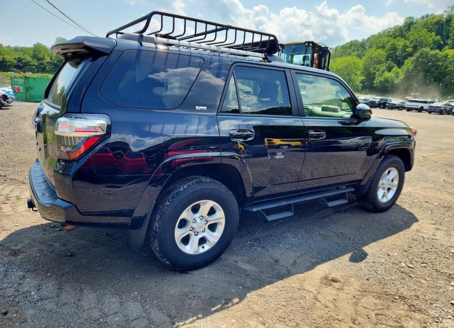 Salvage 2024 Toyota 4runner  in Black