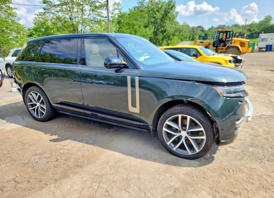 Salvage 2025 Land Rover Rover Range Se in Green