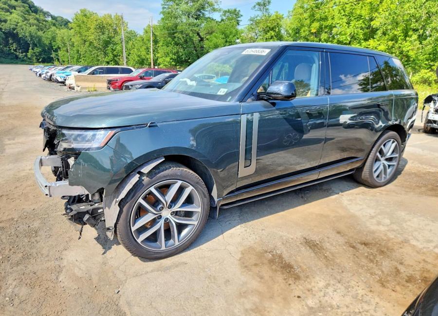 Salvage 2025 Land Rover Rover Range Se in Green