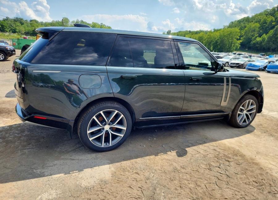 Salvage 2025 Land Rover Rover Range Se in Green