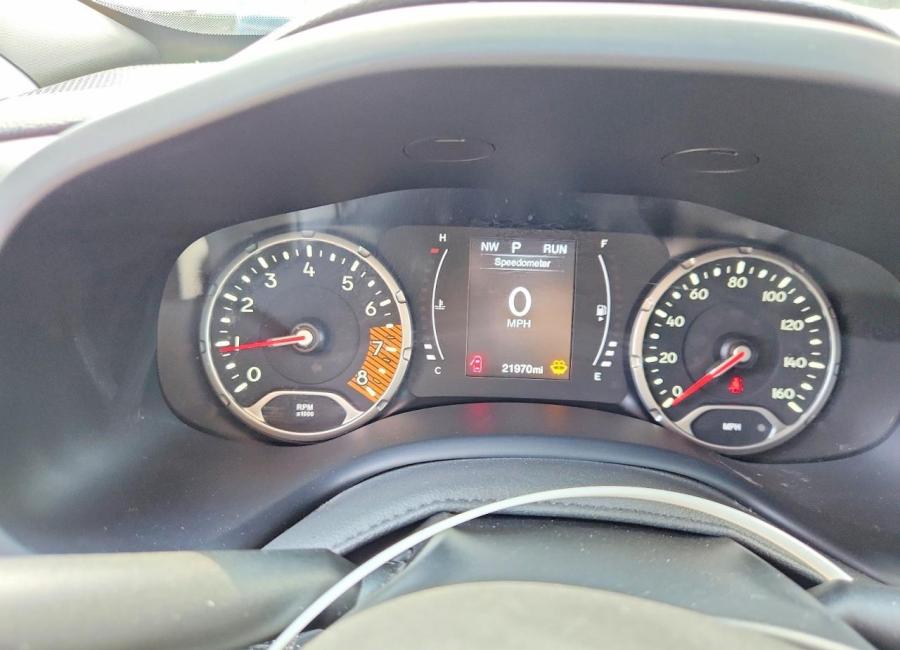 Salvage 2023 Jeep Renegade  in Yellow
