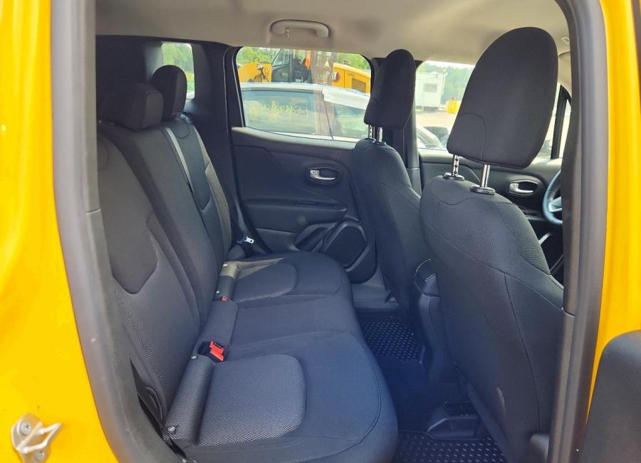 Salvage 2023 Jeep Renegade  in Yellow
