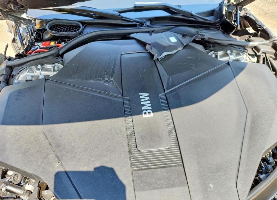 Salvage 2026 Bmw I7 Xdrive60 in Gray