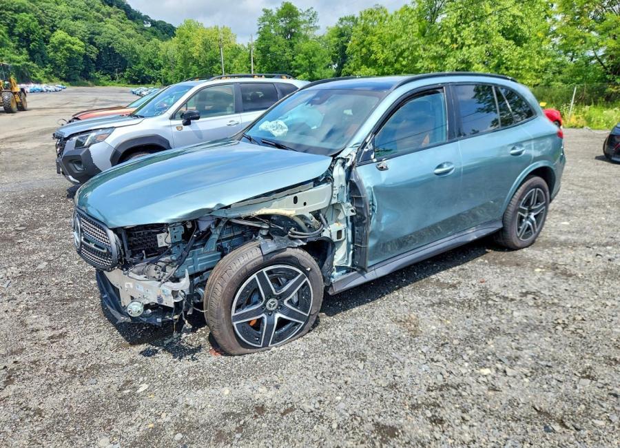 Salvage 2025 Mercedes Benz Glc 300 4matic in Blue