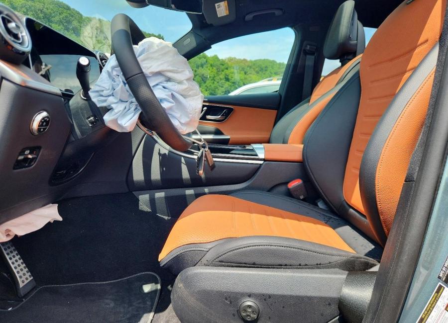 Salvage 2025 Mercedes Benz Glc 300 4matic in Blue