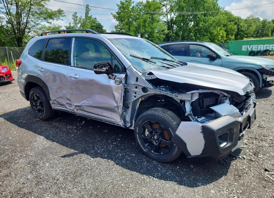 Salvage 2025 Subaru Forester Wilderness in Silver