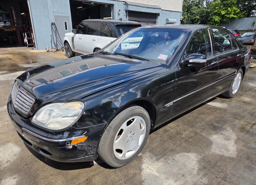 Salvage 2002 Mercedes-benz S600  in Black