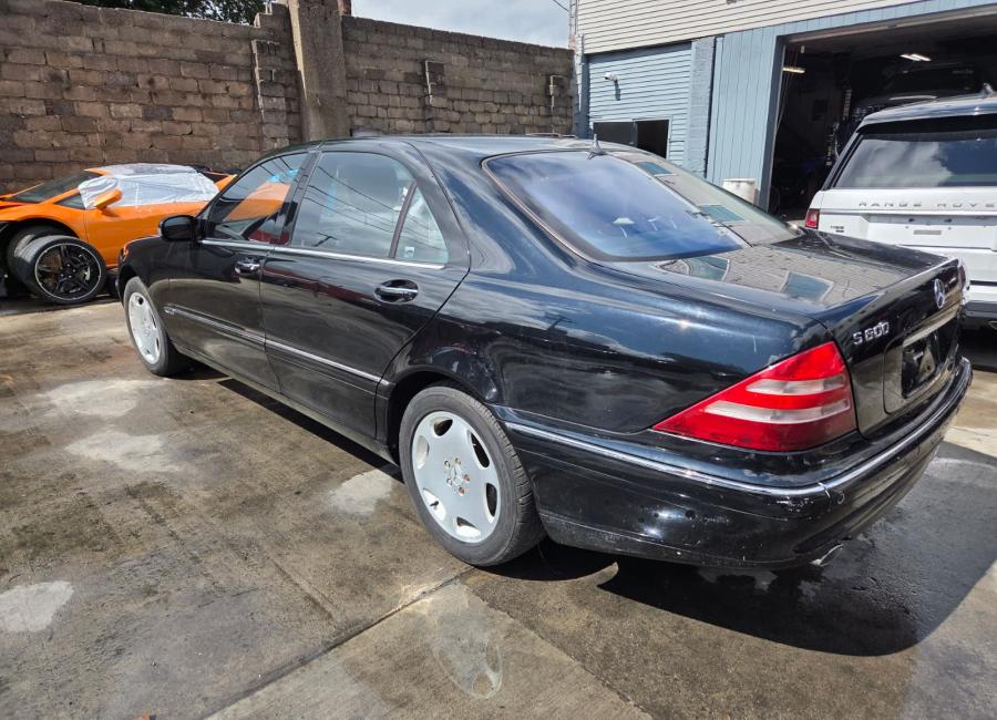 Salvage 2002 Mercedes-benz S600  in Black