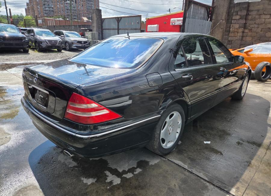 Salvage 2002 Mercedes-benz S600  in Black