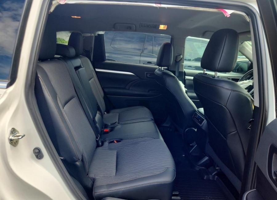 Salvage 2019 Toyota Highlander Le Plus in White