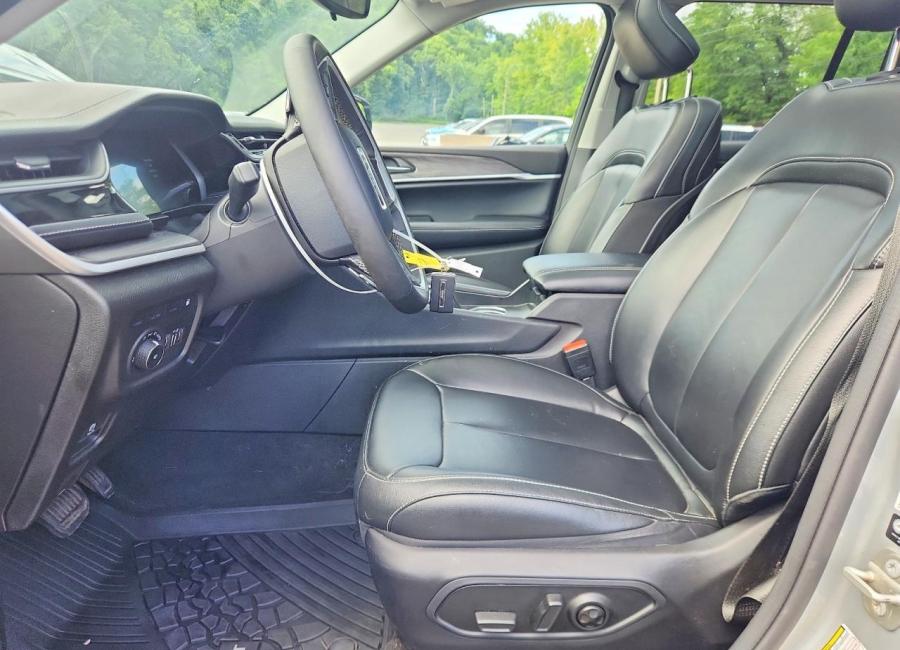 Salvage 2023 Jeep Grand Cherokee Limited 4xe in Silver