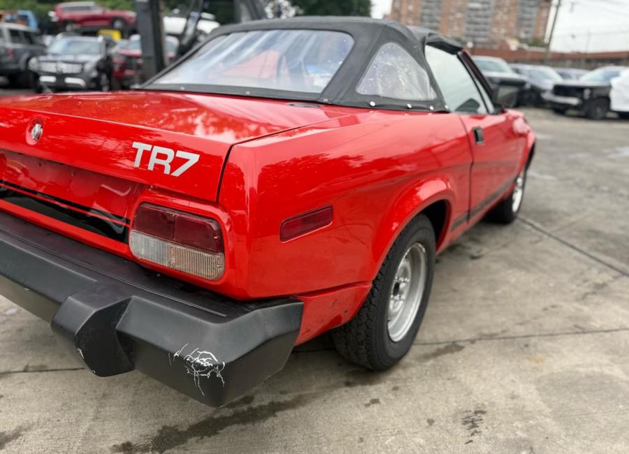 Salvage 1980 Triumph Tr7 Roadster in Red