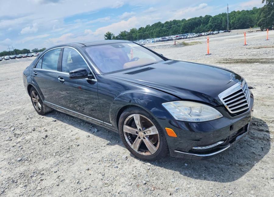 Salvage 2013 Mercedes Benz S 550 4matic in Black