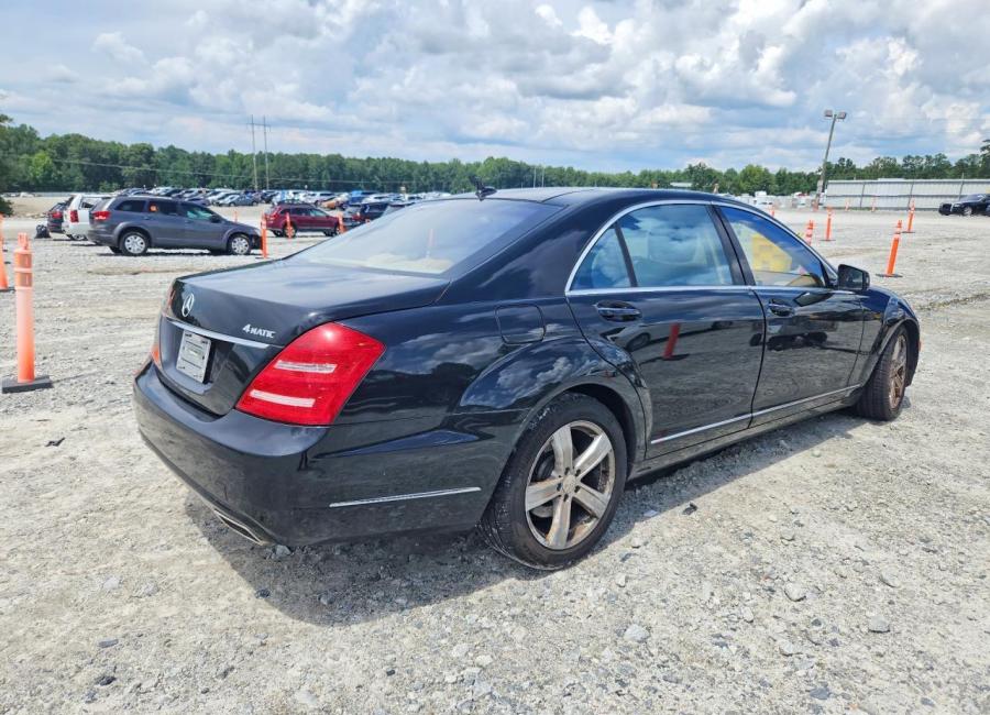 Salvage 2013 Mercedes Benz S 550 4matic in Black