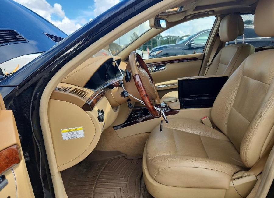 Salvage 2013 Mercedes Benz S 550 4matic in Black
