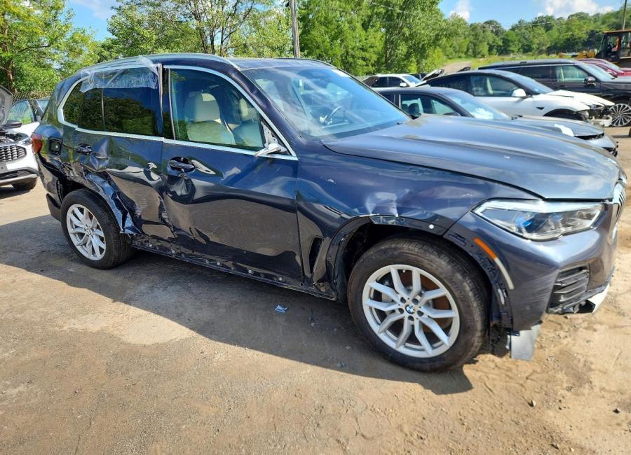 Salvage 2022 Bmw X5 Xdrive40i in Black