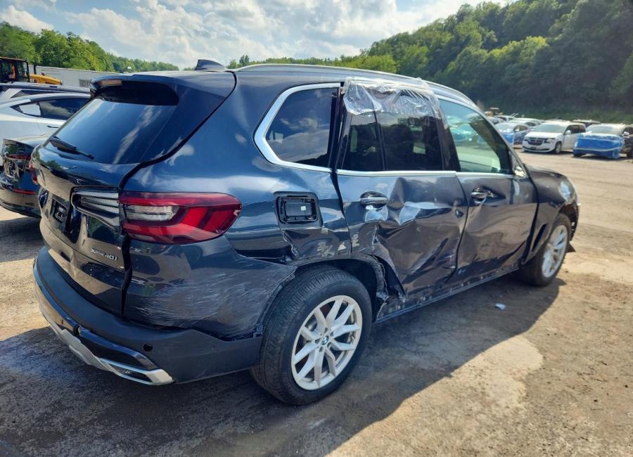 Salvage 2022 Bmw X5 Xdrive40i in Black