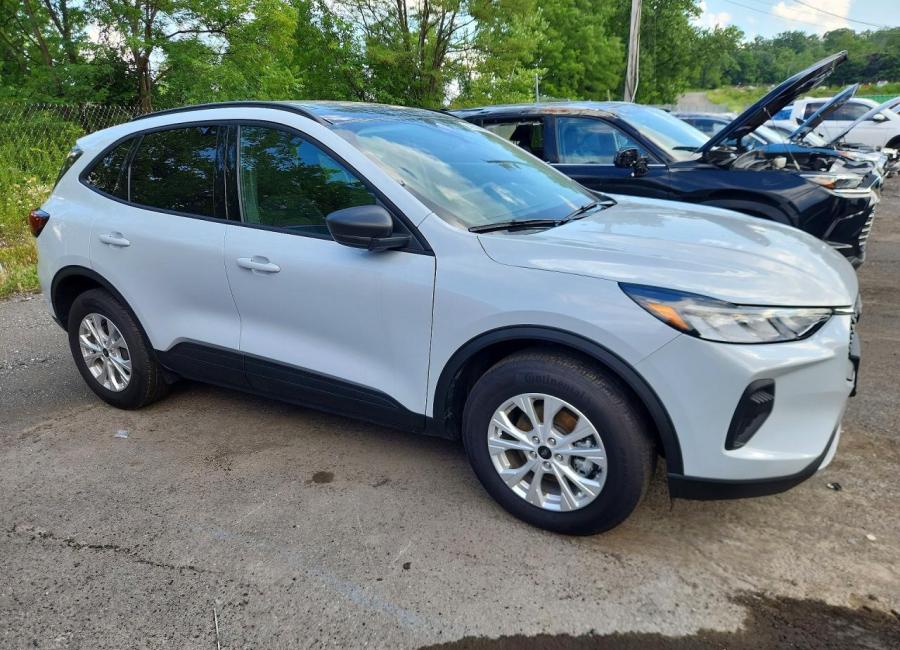 Salvage 2025 Ford Escape Active in White