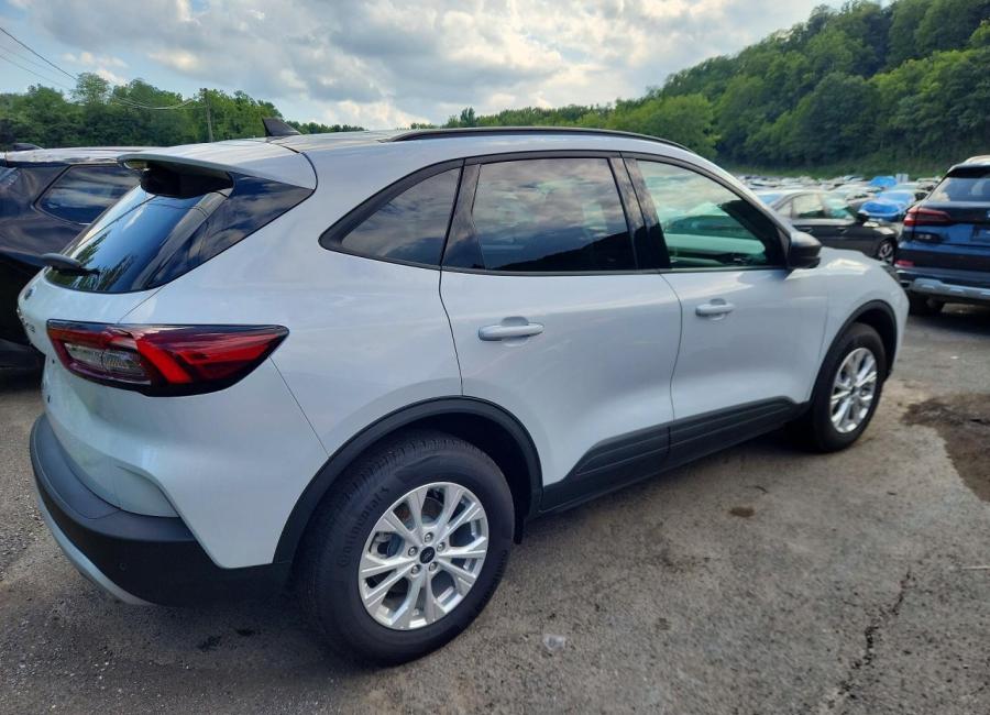Salvage 2025 Ford Escape Active in White