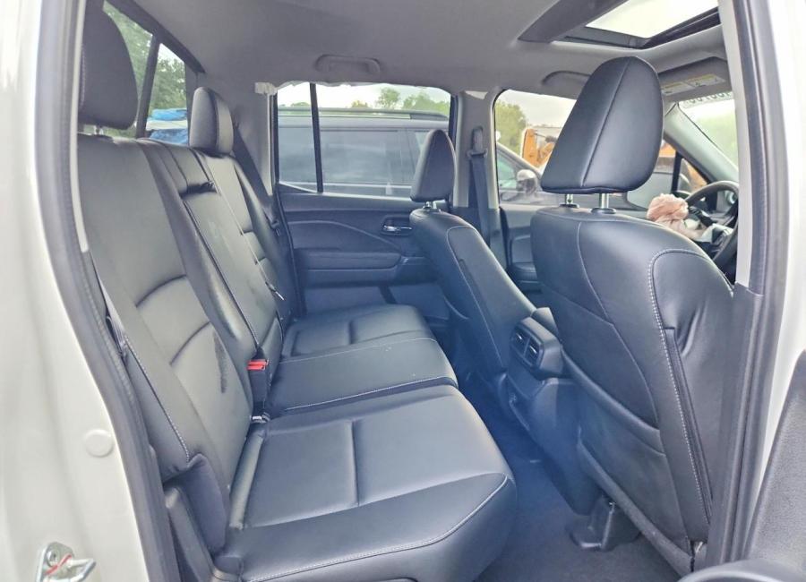 Salvage 2025 Honda Ridgeline  in White
