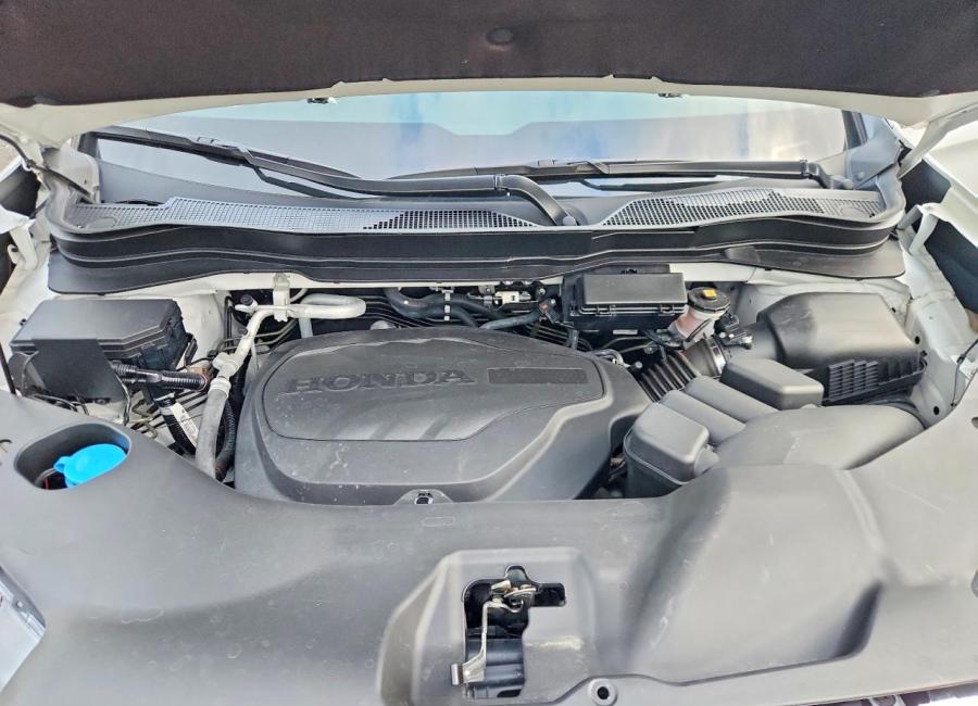 Salvage 2025 Honda Ridgeline  in White