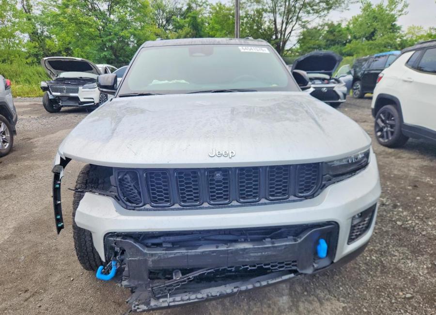 Salvage 2022 Jeep Grand Cherokee Trailhawk 4xe in Silver
