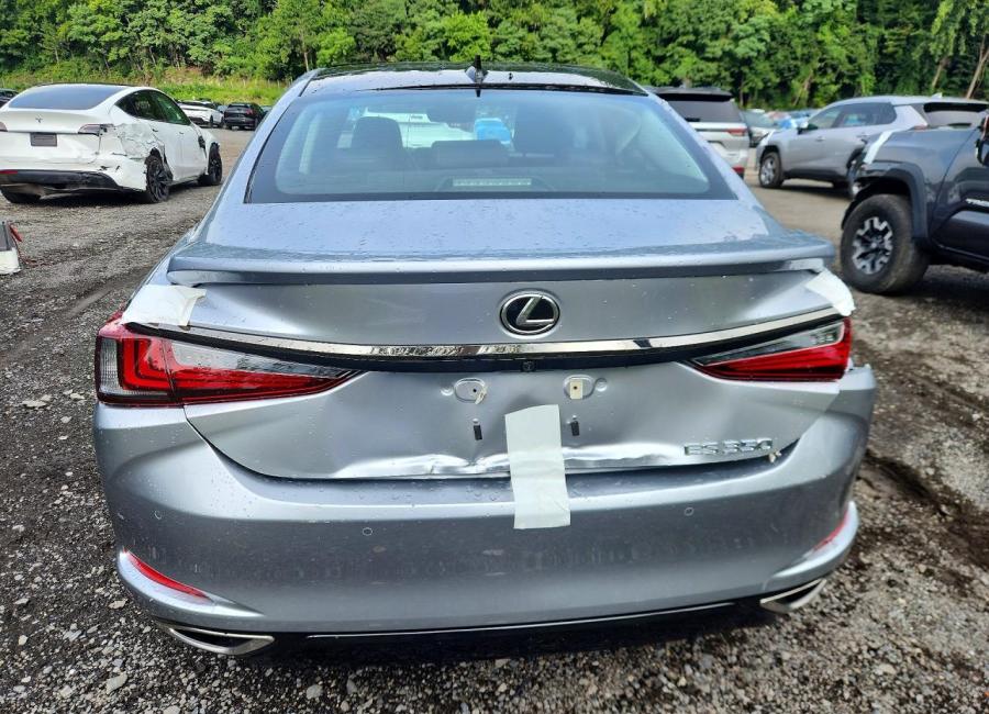 Salvage 2025 Lexus Es 350 F Sport in Gray