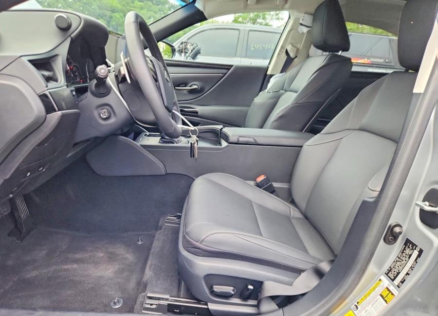 Salvage 2025 Lexus Es 350 F Sport in Gray